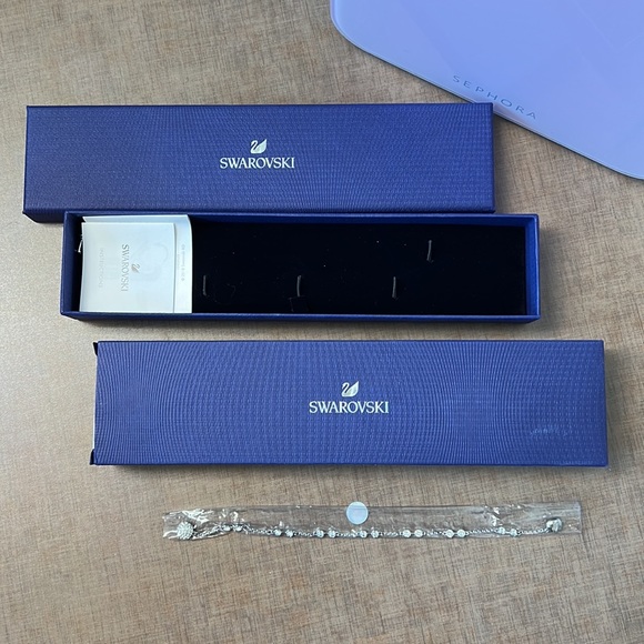 ✨SWAROVSKI✨ Stone Bracelet - Brand New - M - Picture 4 of 6